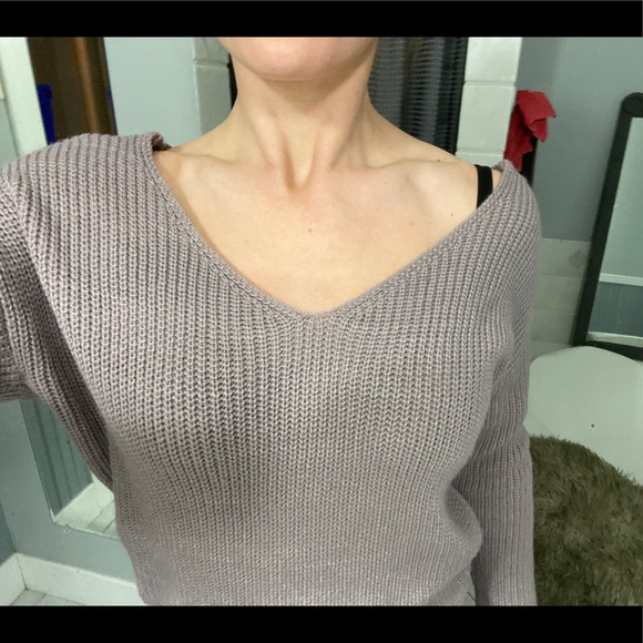 Open-back twist sweater - Picture 4 of 6